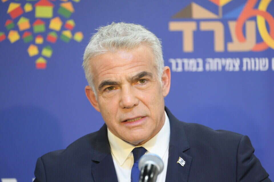 ראש הממשלה יאיר לפיד , עמוס בן גרשום - לע"מ