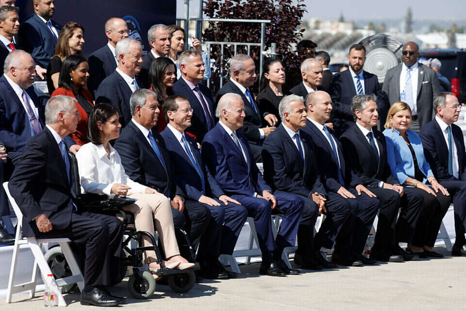 הנשיא ביידן עם ראשי המדינה לאחר נחיתתו בנתב"ג , רויטרס