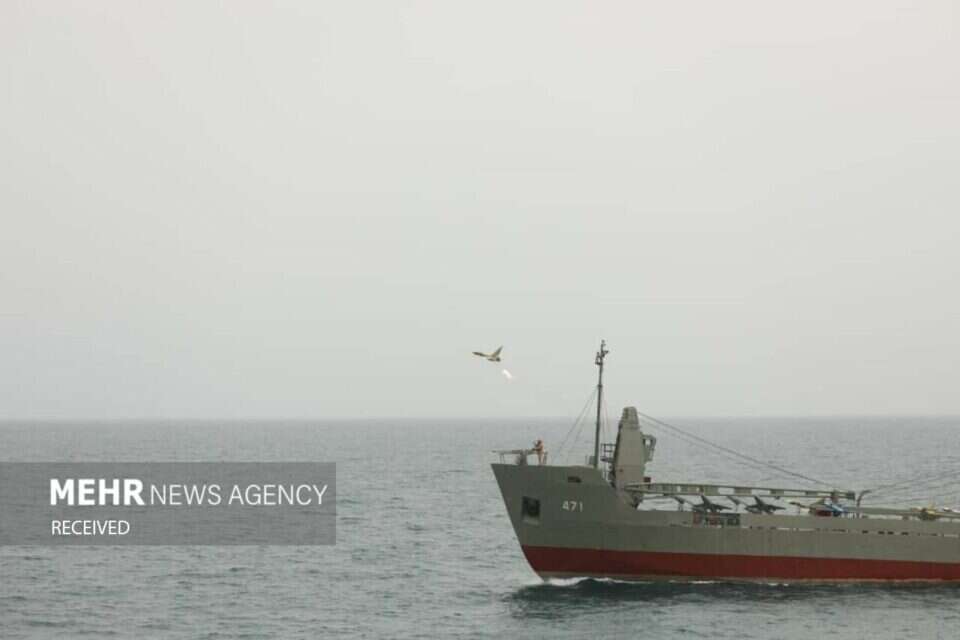 איראן ציידה 7 אוניות אזרחיות לצביות וציידה אום בקטבמים ובטילים ורקטות רחפנים ומלטים בכל הגדלים  FXw1RPyUEAEu4dB-960x640