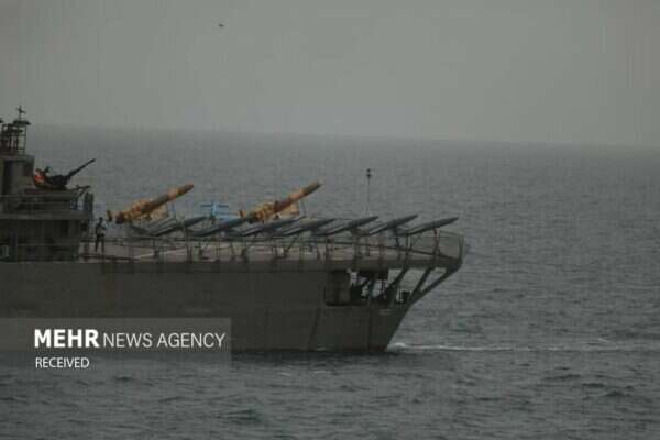 איראן ציידה 7 אוניות אזרחיות לצביות וציידה אום בקטבמים ובטילים ורקטות רחפנים ומלטים בכל הגדלים  FXw1RPyUsAASD-q-600x400