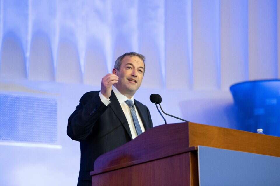 יישא תפילה לשלומם ולשובם של החטופים המוחזקים בעזה. הרב ד"ר ברמן , ישיבה יוניברסיטי