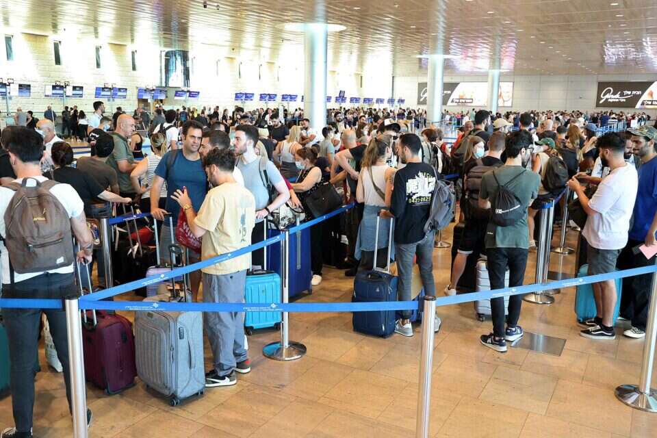 Ben Gurion Airport workers "The queues will only lengthen in August