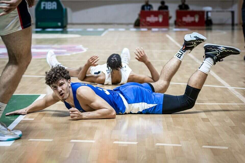 נועם יעקובס על הפרקט. משימה קשה מדי , פיב"א, האתר הרשמי