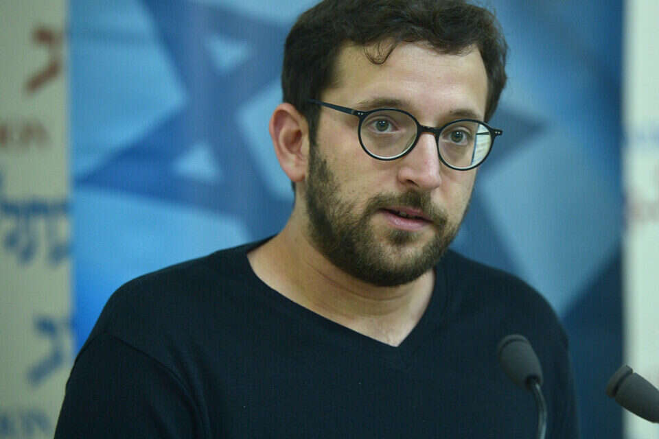 יונתן אוריך, חשד שקיבל מאות אלפי דולרים מהקטארים , יוסי זליגר