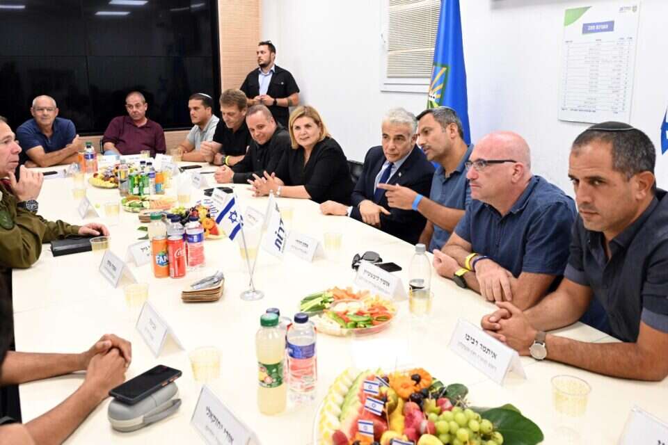 לפיד עם ראשי הרשויות , אלעד מלכה