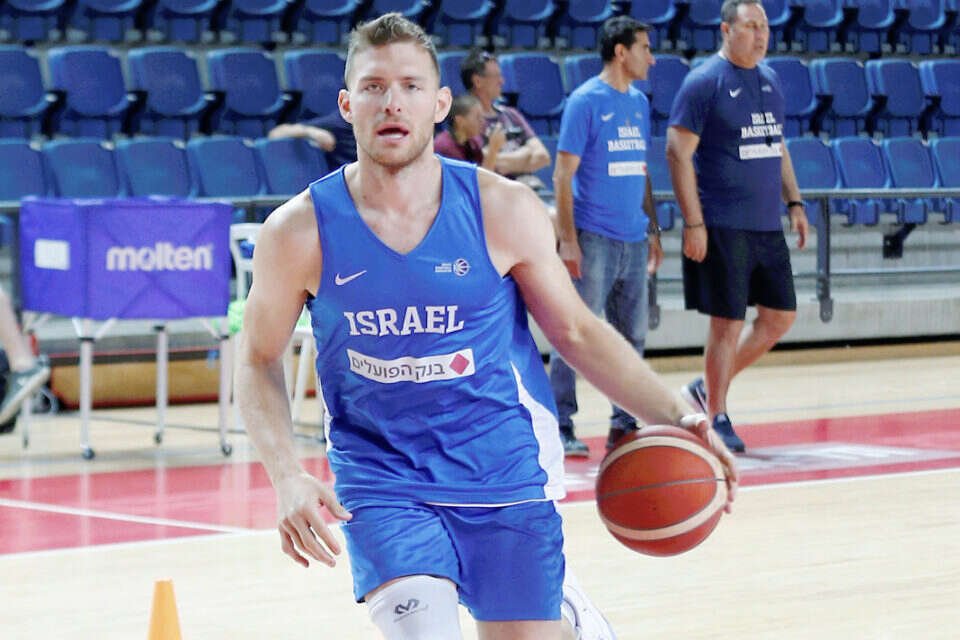 מקל. לא נלחץ מהסיטואציה בה הוא נמצא , אלן שיבר