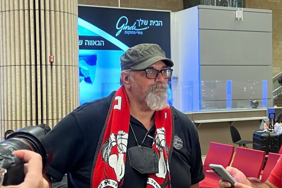 אלכסנדר דז'יקיץ' , תומר גבעתי