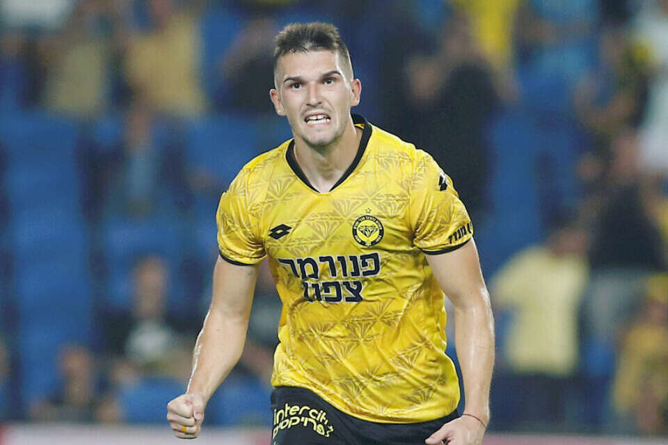זלטאנוביץ'. כוכב המשחק , אלן שיבר
