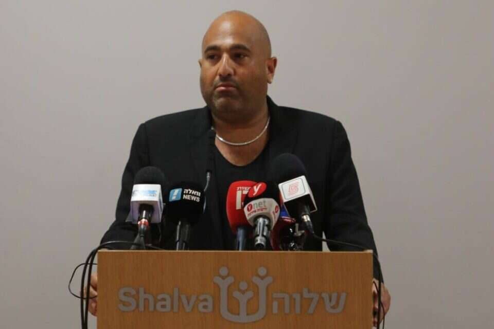 אברמוב. מדבר לראשונה בעלי בית"ר ירושלים , אורן בן חקון