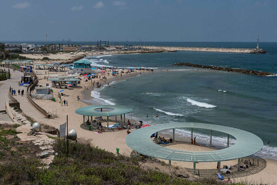 עלייה בטמפרטורות בשבת ובראשון. חוף ים , ללא