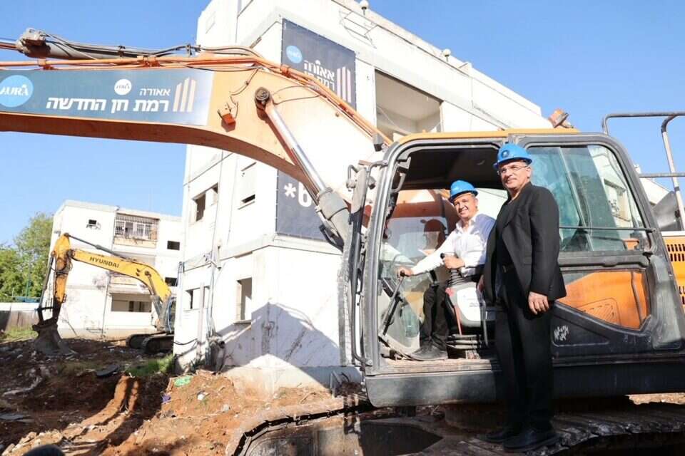 , רפי דלויה