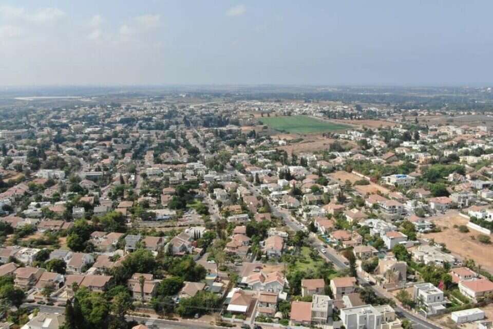אבן יהודה. בדרך להפוך לעיר? , אלבום פרטי 