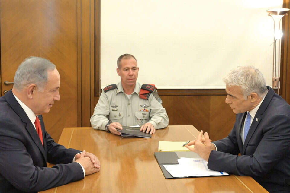 רה"מ לפיד ויו"ר האופוזיציה נתניהו בפגישת עדכון, אוגוסט 2022