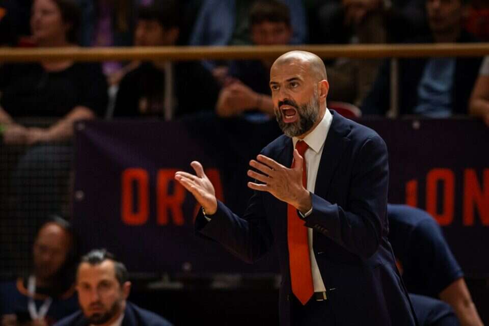 בוסקאליה. ניצחון רביעי ברציפות , FIBA