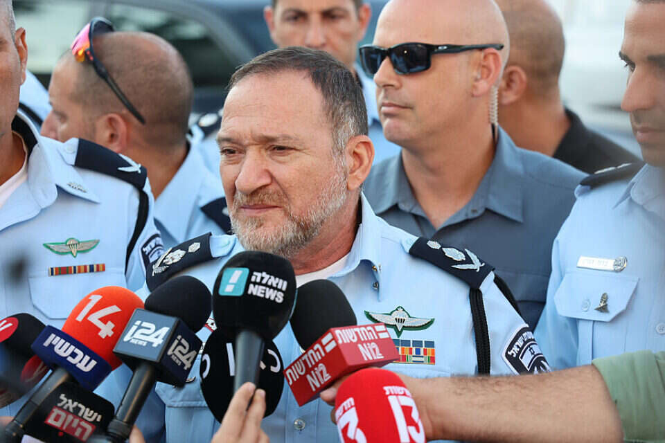 מפכ"ל המשטרה בזירת תפיסת המחבל ביפו , קוקו