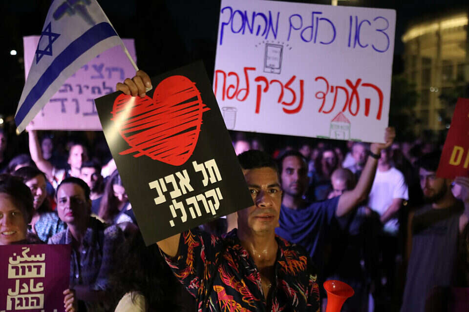 מחאת הדיור בכיכר הבימה ביולי השנה  , גדעון מרקוביץ'