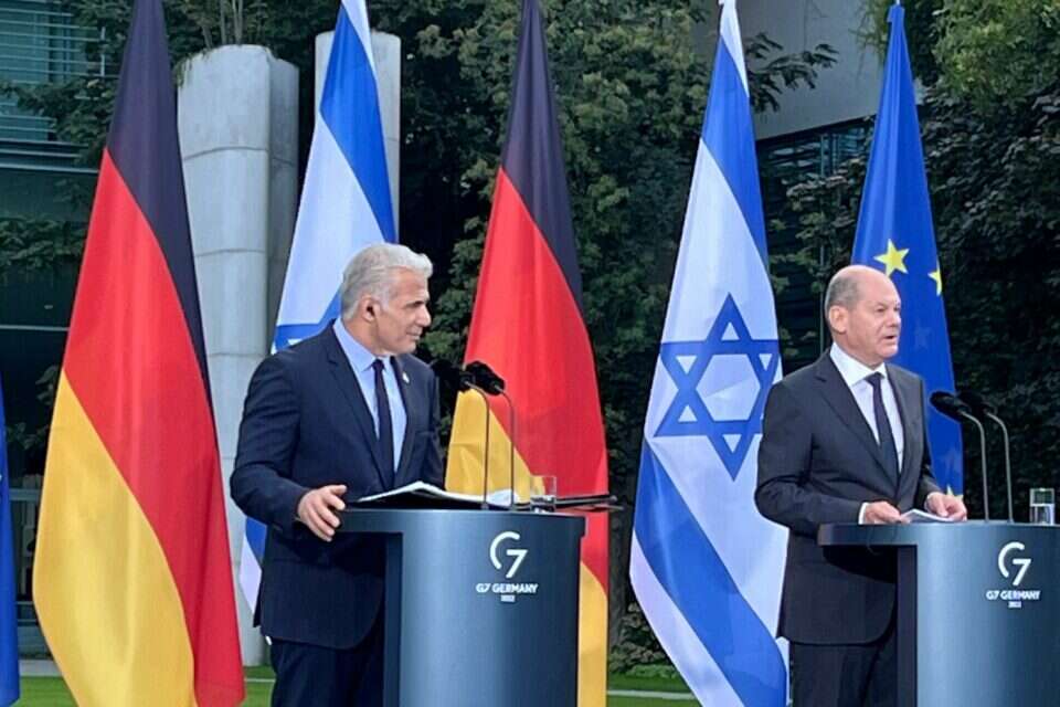 לפיד לצד שולץ. "איראן גרעינית תערער את המזרח התיכון" , אריאל כהנא