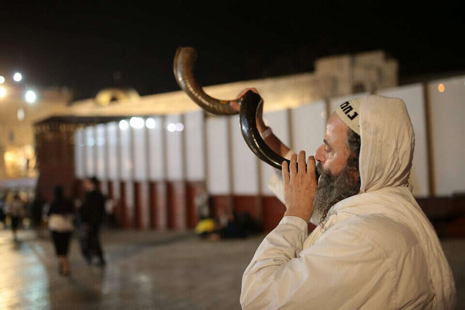 תקיעה בשופר  , אורן בן חקון