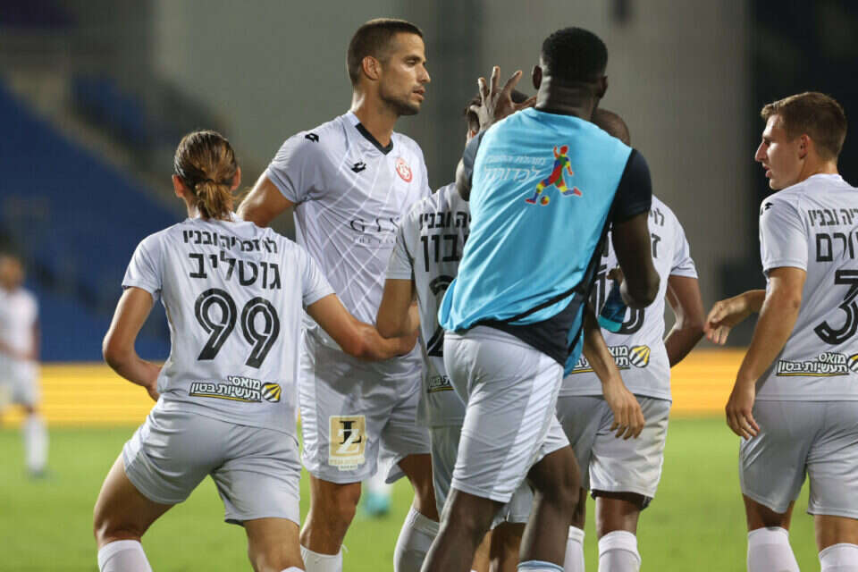 הפועל חדרה חוגגת , אורן אהרוני
