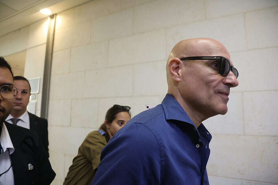 אפי נווה ובת זוגו הורשעו בעבירה של יציאה מישראל שלא כדין , יהונתן שאול