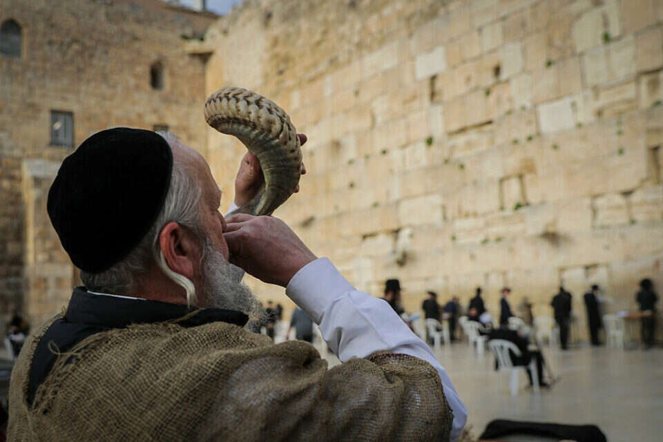 תקיעת שופר בכותל המערבי , אורן בן חקון 