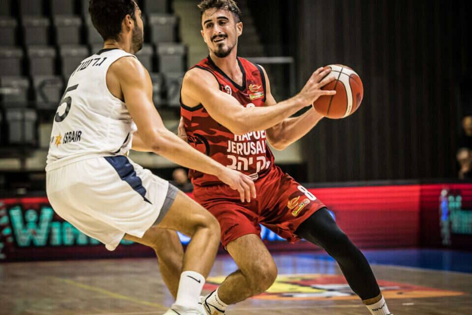 קורנליוס. בקבוצה אוהבים את הגישה שלו , עודד קרני