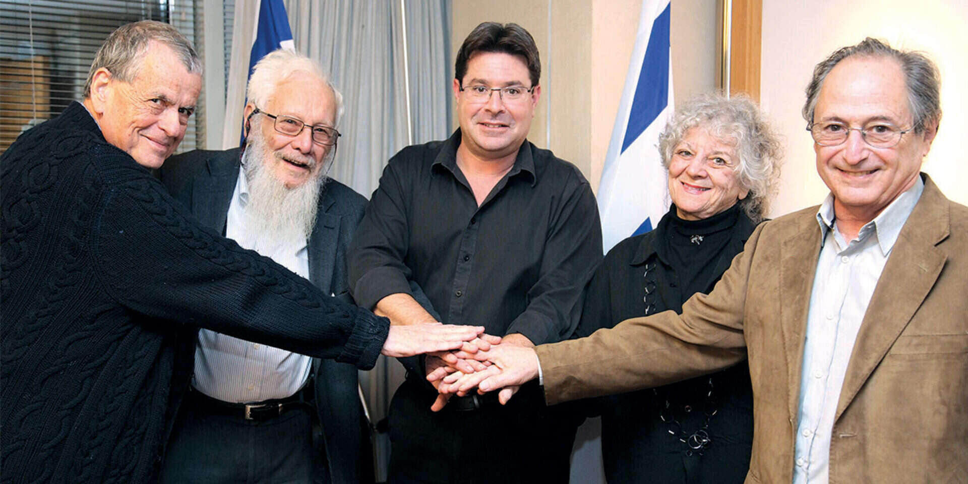 מימין: פרופ' לויט, פרופ' יונת, השר אקוניס, פרופ' אומן ופרופ' צ'חנובר // צילום: גדעון מרקוביץ , 