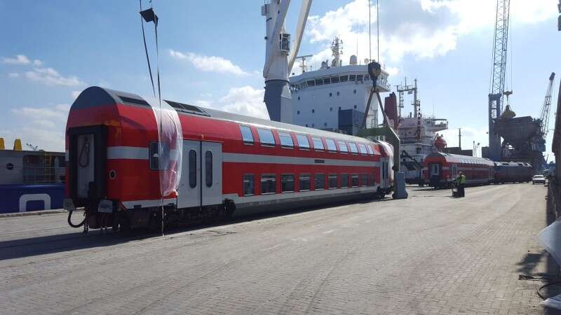 בדרך לבאר שבע להתקנת מערכות וריהוט // צילום: דוברות רכבת ישראל