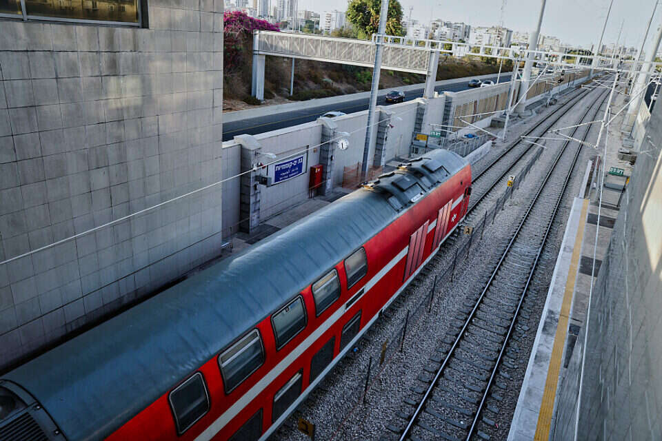 פעילות הרכבת לא שובשה , יהושע יוסף/ארכיון
