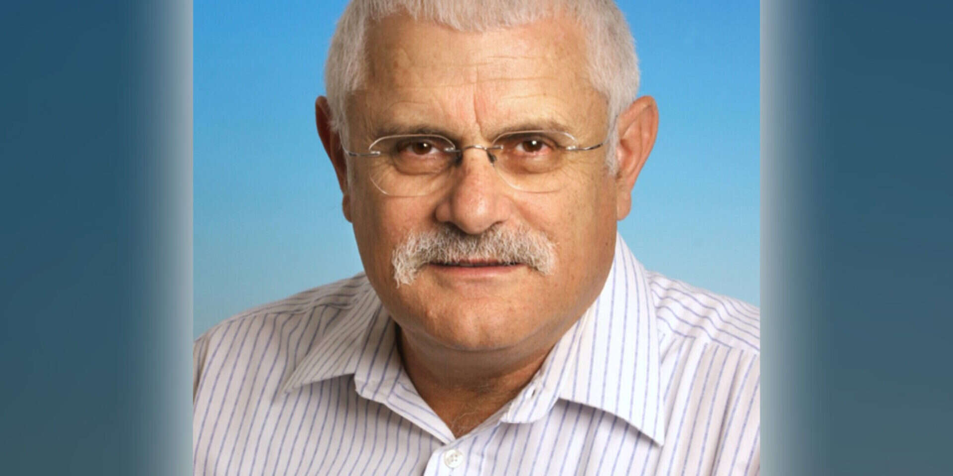 אשר בהרב, המו"ל הראשון של "ישראל היום", הלך לעולמו , ללא