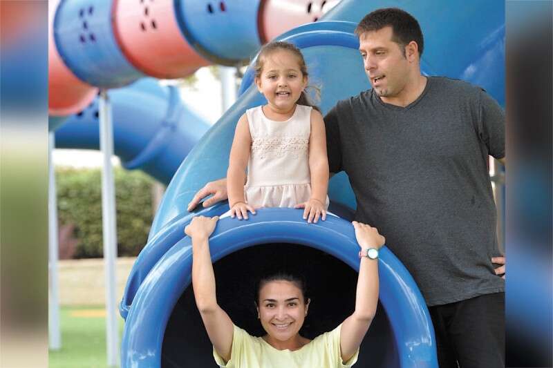 חן עם הבת עופרי והבעל רותם. "אם יש משהו טוב במחלה הזאת, זה שאני בן אדם עם חוסן לא נורמלי" // צילום: יוסי זליגר