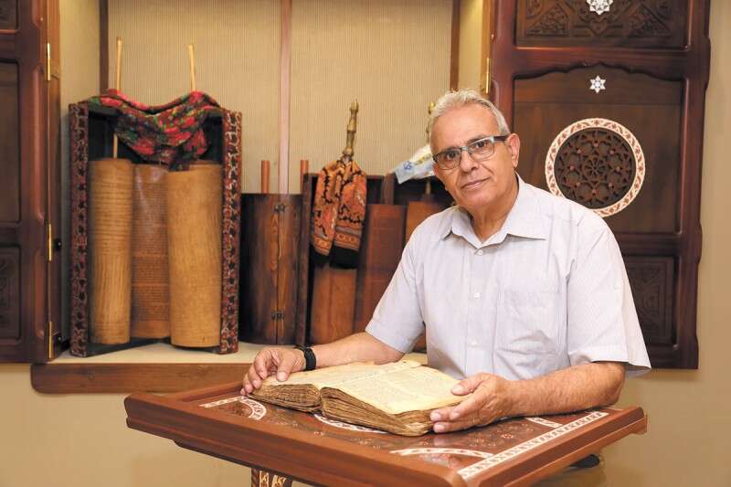 כ"כולם שמחו לתרום", חנניה קורש, מנהל המרכז // צילום: גדעון מרקוביץ'