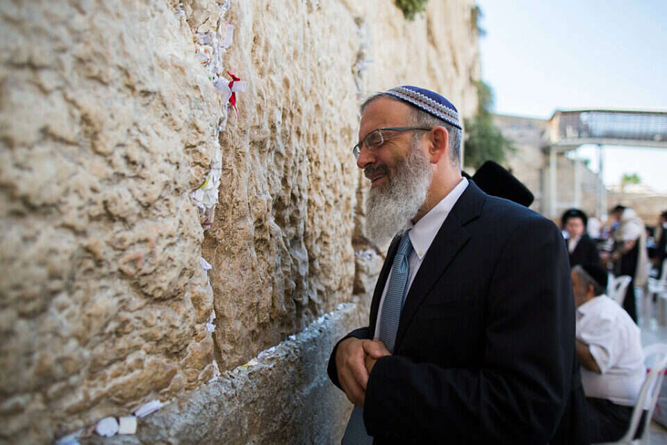 הרב לוי התנצל כי טען שהרב סתיו (בתמונה) יצא בשאלה (ארכיון) , 