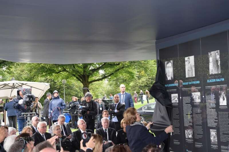 טקס הסרת הלוט מהאנדרטה // צילום: עמוס בן גרשום / לע"מ