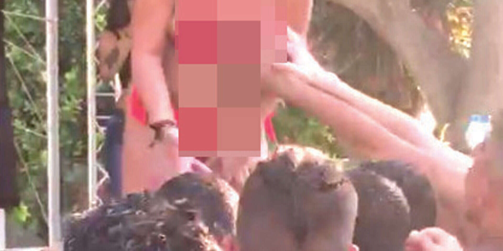 הנערה הנבוכה // הנערה הנבוכה , 