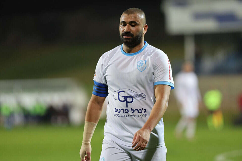 ערן לוי. עכשיו הוא בליגה ב' , לירון מולדובן