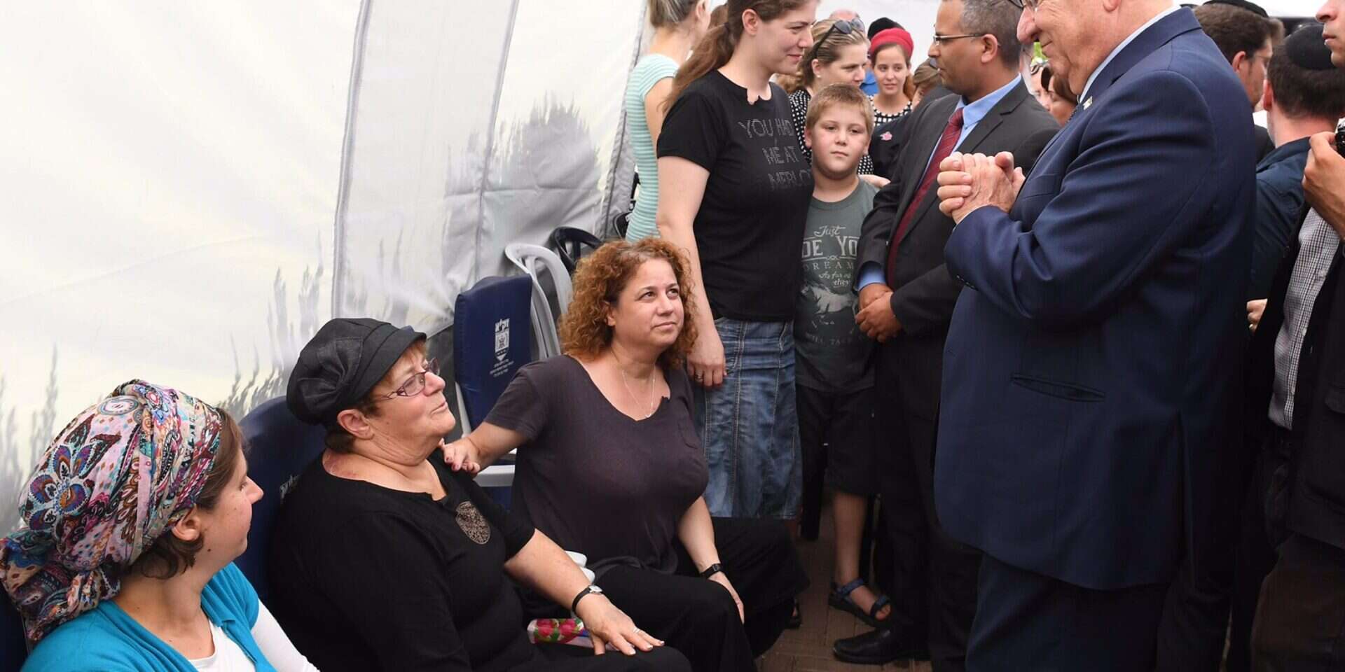 נשיא המדינה בבית משפחת סלומון // צילום: מארק ניימן, לע"מ // נשיא המדינה בבית משפחת סלומון // צילום: מארק ניימן, לע"מ , 