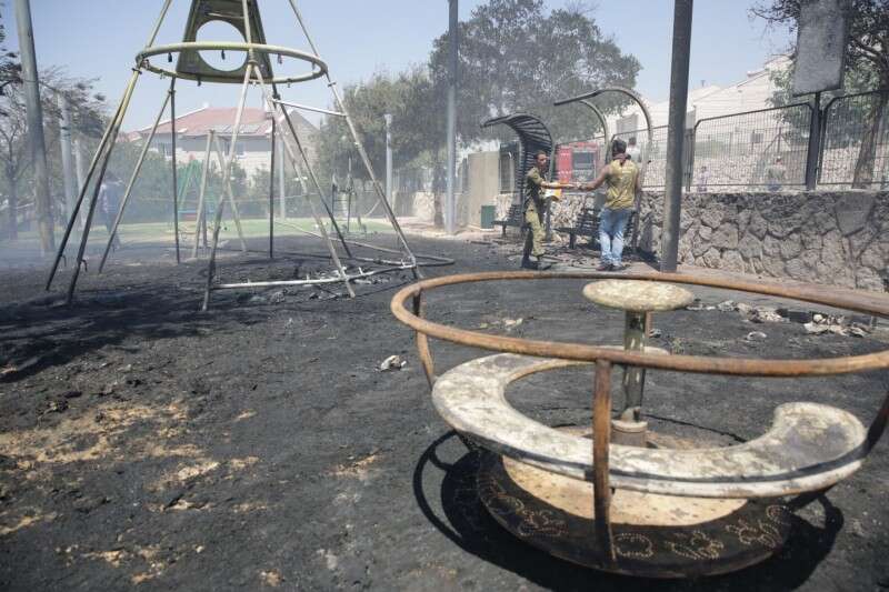 גינת המשחקים בבית אל נלכדה בלהבות // צילום: TPS