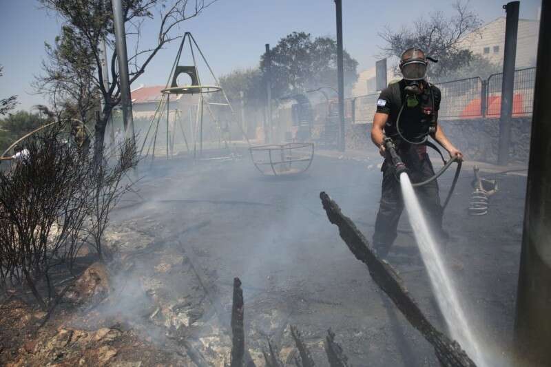 לוחמי האש בבית אל // צילום: TPS