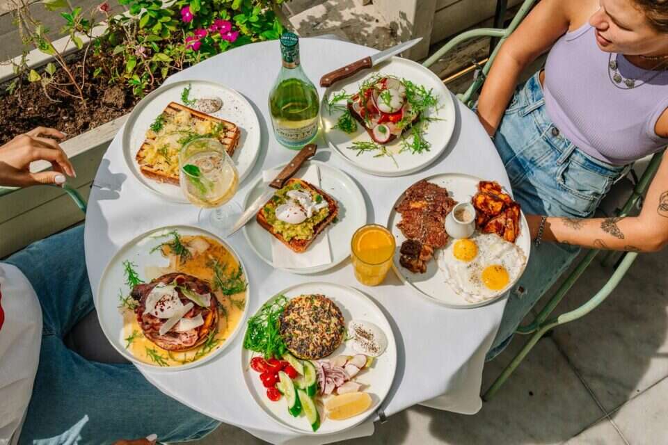 הפופ אפ של נטע סלונים במנא , איתמר גינסבורג