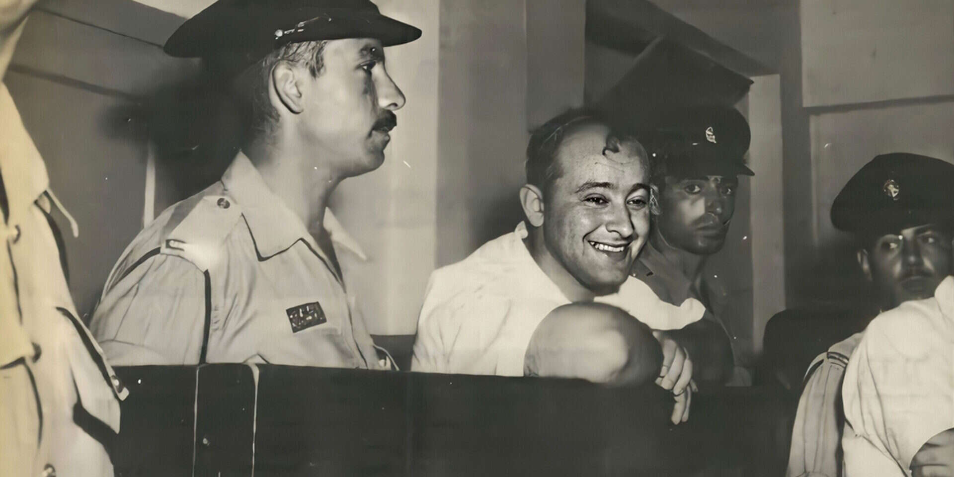 החשוד דב שילנסקי בבית המשפט, נובמבר 1952 , לפי סעיף 27א' לחוק זכויות יוצרים תשס"ח-2007