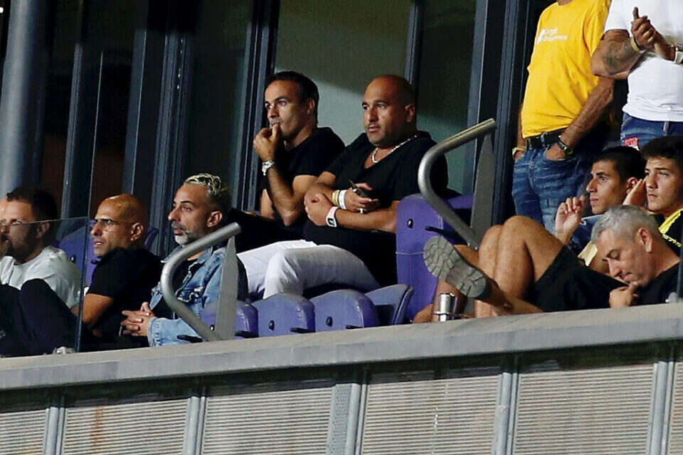 ברק אברמוב, אתמול ביציע. שוקל שינוי בעמדת המאמן , אלן שיבר