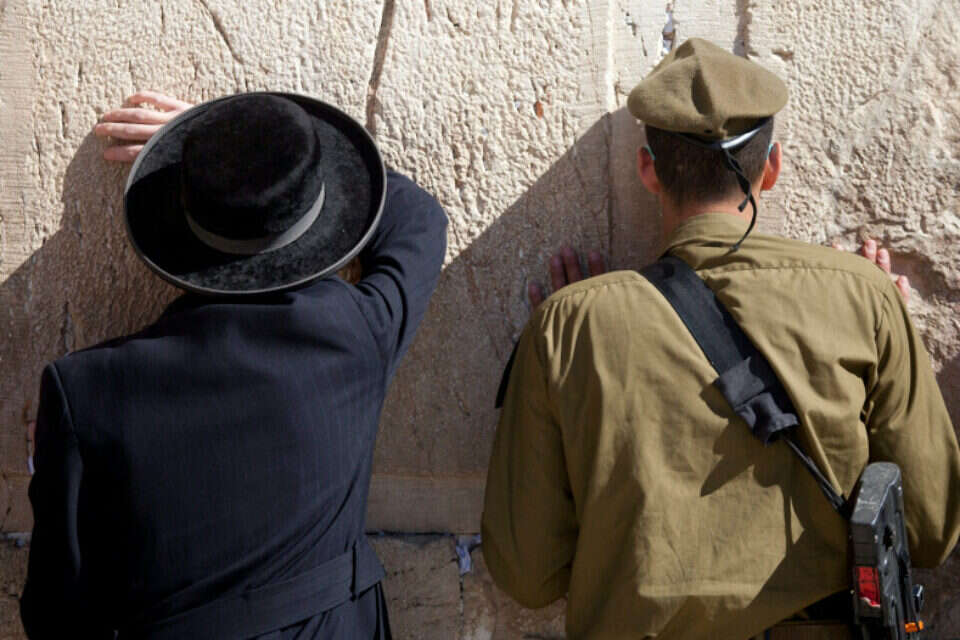 מתפללים בכותל , ליאור מזרחי