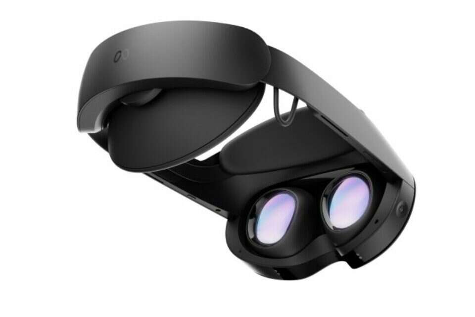 Meta Quest Pro the new virtual reality headset is finally available