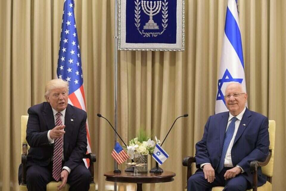 ריבלין וטראמפ בבית הנשיא // צילום: אי.אף.פי // ריבלין וטראמפ בבית הנשיא // צילום: אי.אף.פי ,
