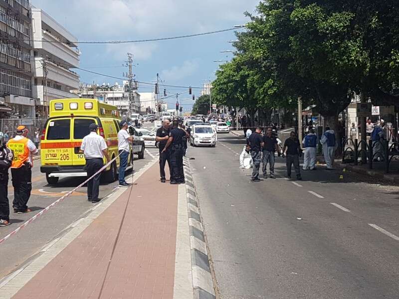 זירת הפיגוע בנתניה // צילום: שמואל בוכריס