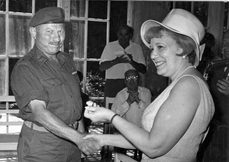 טדי קולק ושרלוט גייבקובסון // צילום: ארכיון נשות הדסה