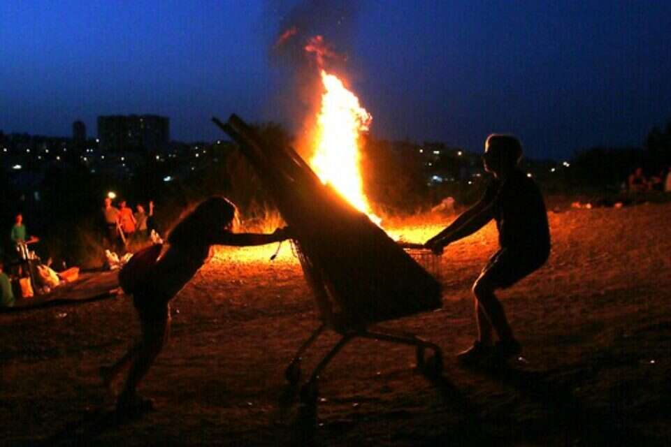 מדורה בחיפה // צילום: הרצי שפירא // מדורה בחיפה // צילום: הרצי שפירא , 
