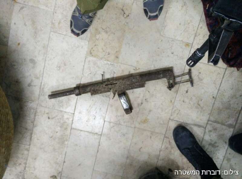 בנוסף נתפס אקדח תופי ורובה סטן