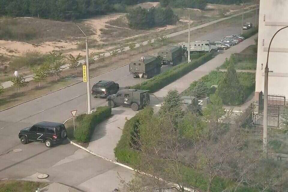 כוחות רוסים עוזבים את אנרהודר , רשתות חברתיות
